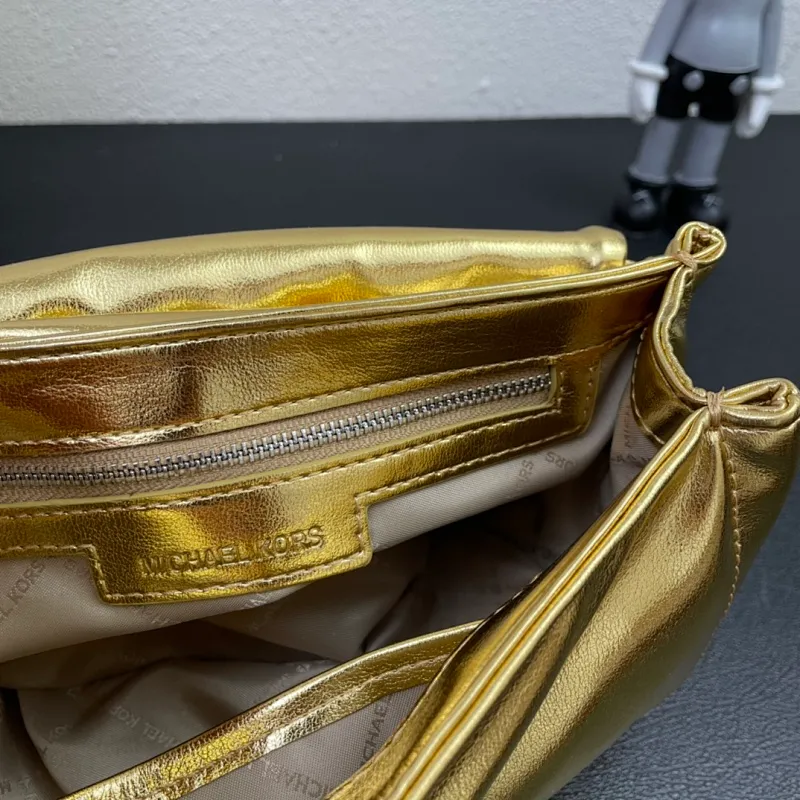 All categories Official website "Brand Women's Bags" Women's Bags 💙 MK replica MK, fine imitation MK bags, MK handbags, 2023 official latest version MK cowhide crossbody bag, bag factory, original material, size: 23-16-8CM
